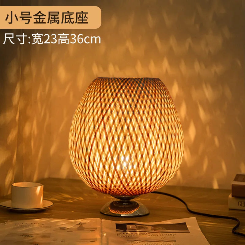 Luminaria de Mesa Avnaina - Madeira Nogueira e Rattan - aparador boho natural
