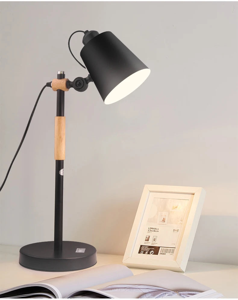 Luminária de Mesa com Abajur Regulável e Proteção Ocular – Estudo e Leitura