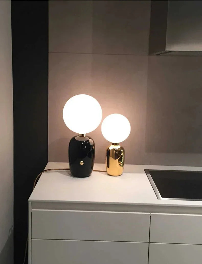 Luminária de Mesa Nórdica em Vidro Alto Padrão – Quarto e Sala