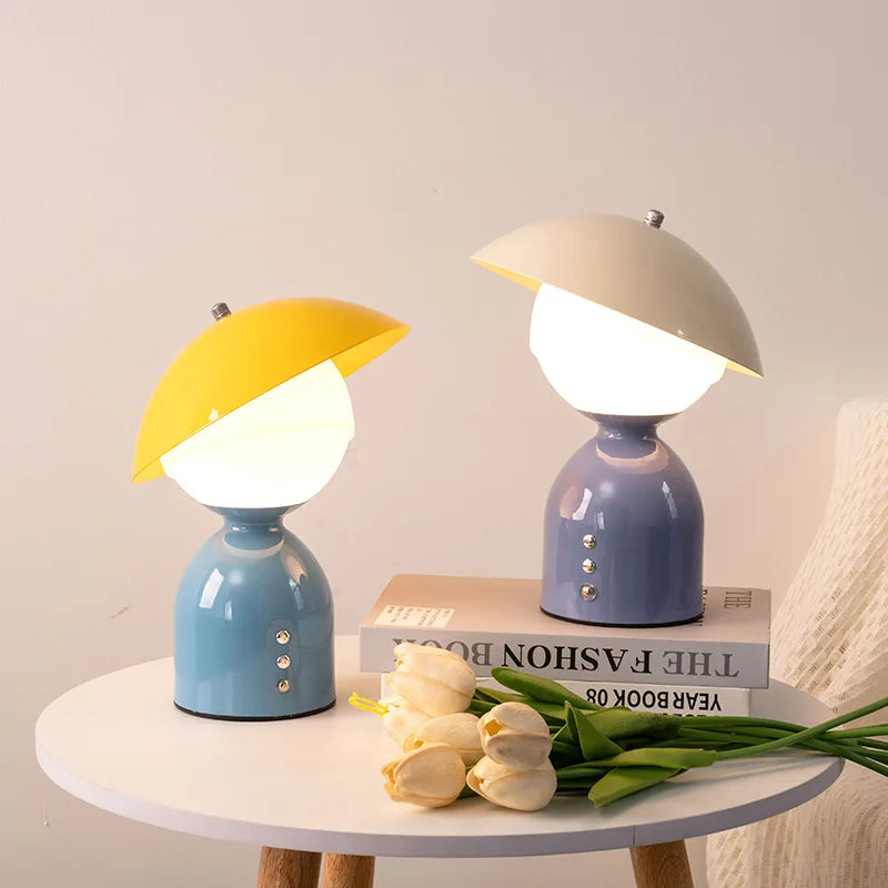Luminárias de Mesa 2026 Modern Night Light Atmosphere Lamp with Touch Dimming and Charging Function Desk Lamp