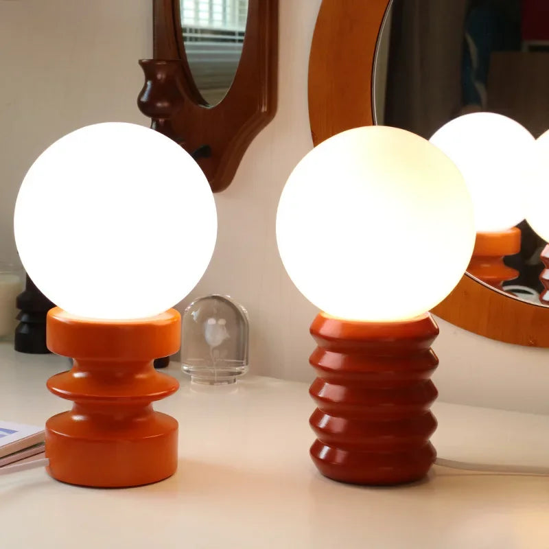 Luminária de Mesa Madeira e Vidro Retrô – Atmosfera Aconchegante para Quarto