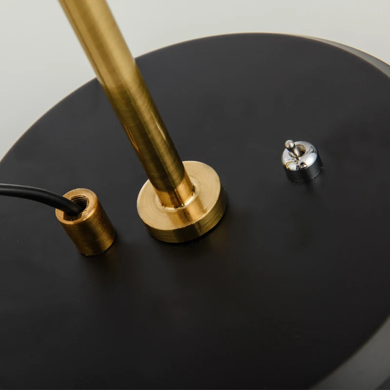 Luminária de Mesa Pós-Moderna Metálica Designer – Sala e Quarto