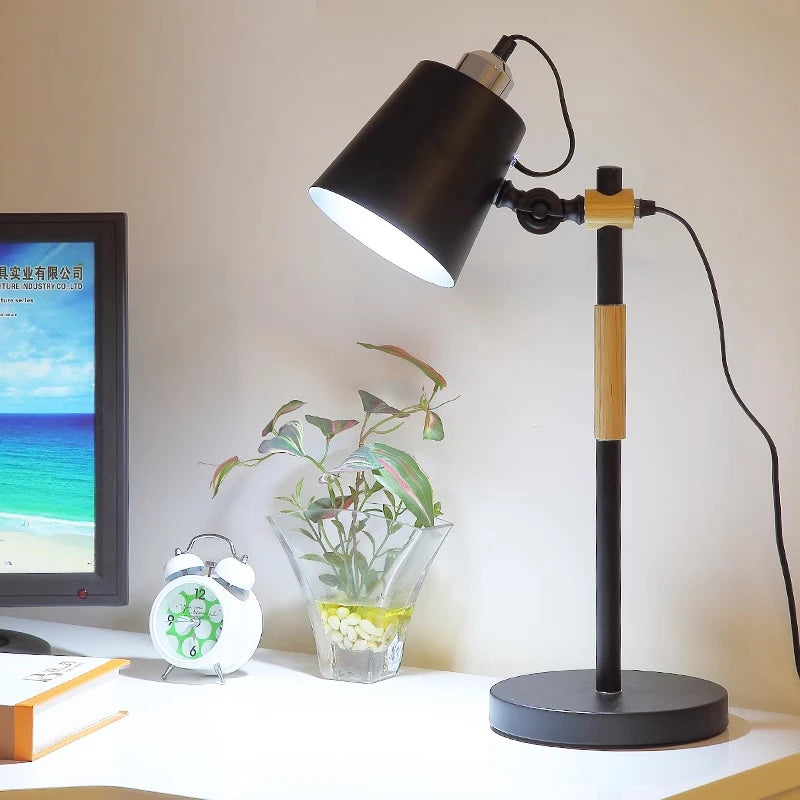 Luminária de Mesa com Abajur Regulável e Proteção Ocular – Estudo e Leitura