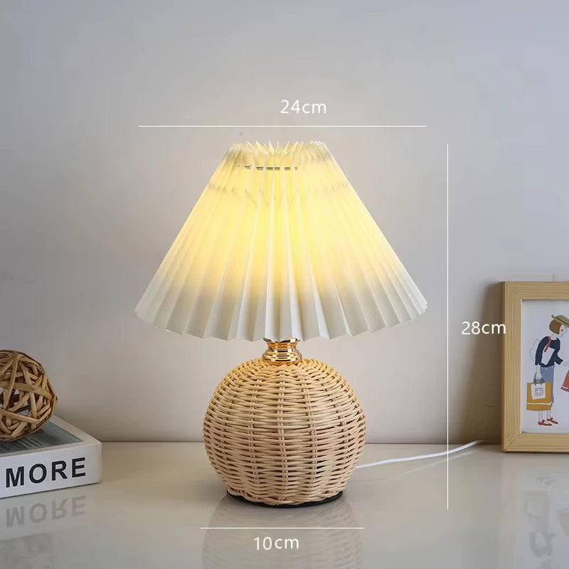 Luminaria de Mesa Avdiia - Rattan e Linho - home office boho natural