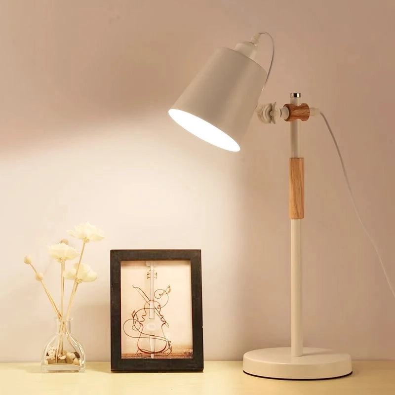 Luminária de Mesa com Abajur Regulável e Proteção Ocular – Estudo e Leitura