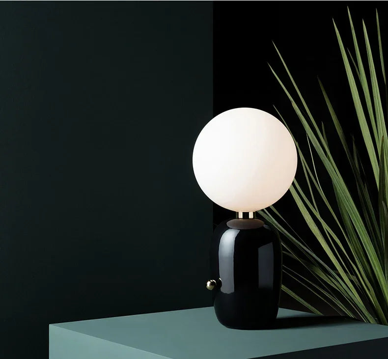 Luminária de Mesa Nórdica em Vidro Alto Padrão – Quarto e Sala