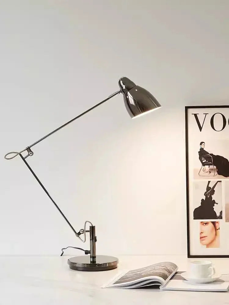 Luminária de Mesa Braço Articulado Alumínio Flexível com Lâmpada E27 LED