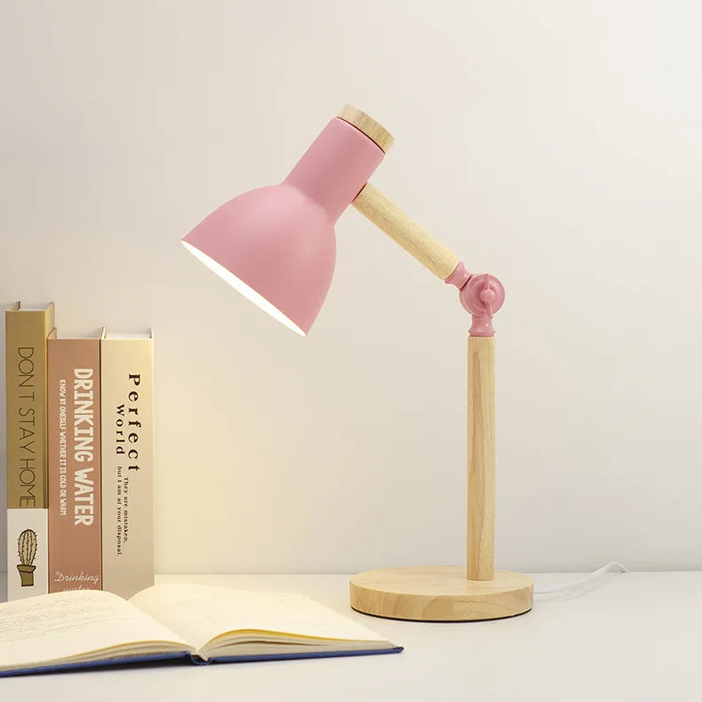 Luminária de Mesa Madeira Nórdica E27 Altura Regulável – Proteção Ocular