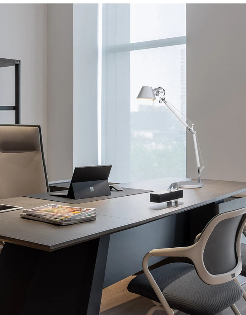 Luminária de Mesa Dobrável Braço Retrátil – LED Proteção Ocular Escritório