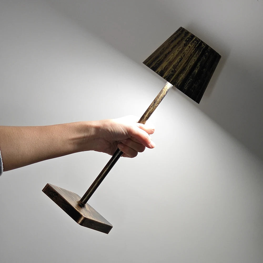 Luminaria de Mesa Avloina - Acabamento Natural - aparador escultural
