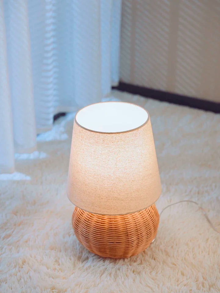 Luminaria de Mesa Avnae - Rattan e Linho - cabeceira japandi