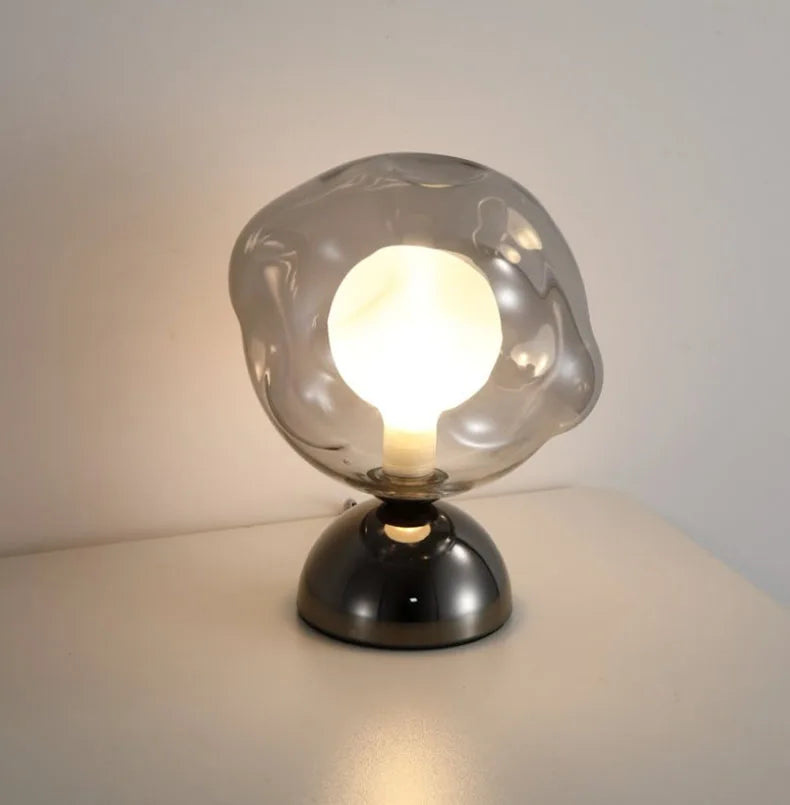 Luminaria de Mesa Armiora - Vidro Texturizado e Metal Escovado - cabeceira escultural