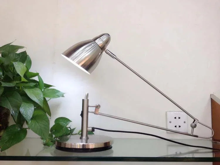 Luminária de Mesa Braço Articulado Alumínio Flexível com Lâmpada E27 LED