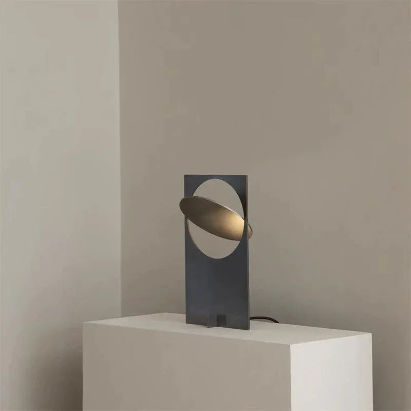 Luminária de Mesa Pôr do Sol Minimalista – Atmosfera de Luxo para Quarto