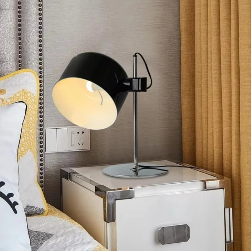 Luminária de Mesa Italiana Preta Minimalista – Designer para Sala e Escritório