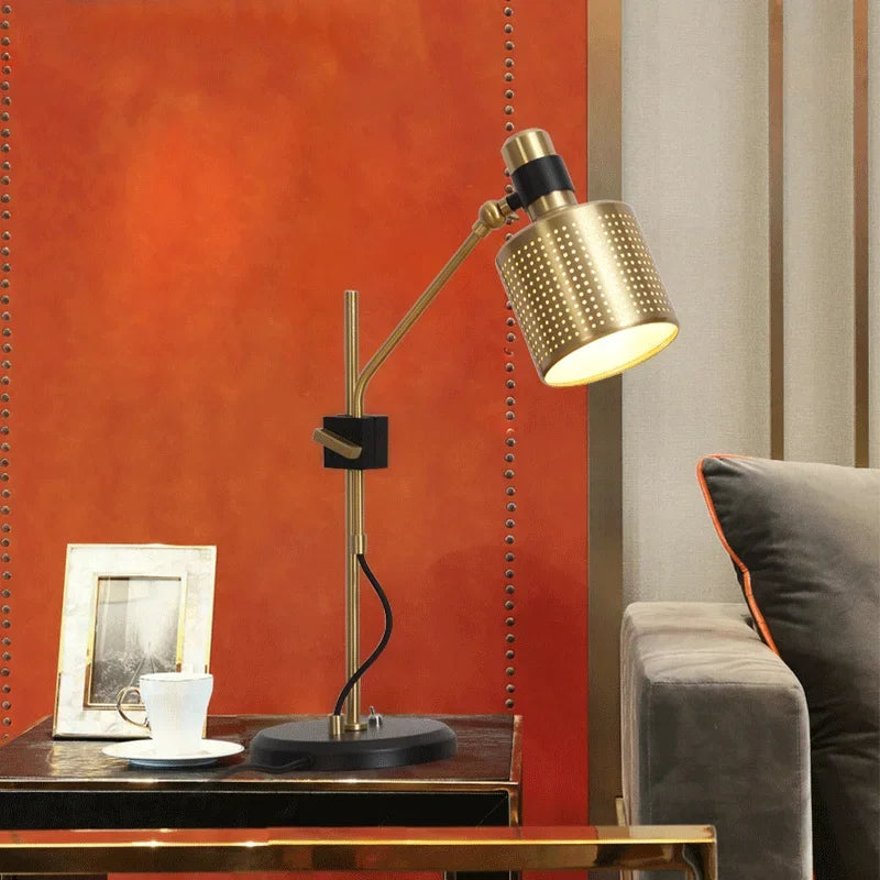 Luminária de Mesa Americana Retrô Dourada – Quarto, Sala e Escritório