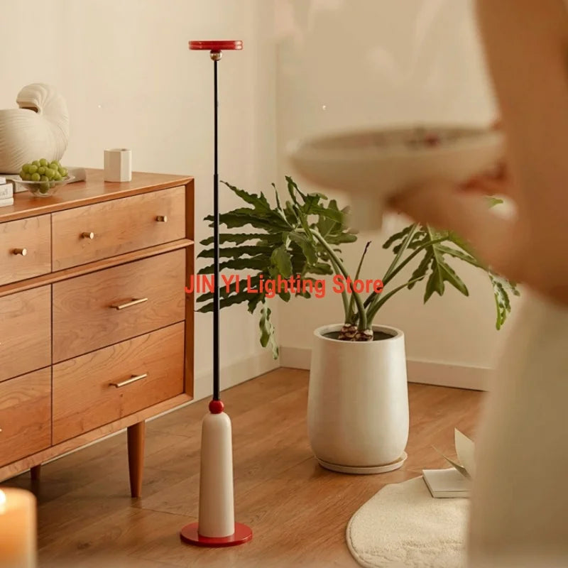 Luminária de Mesa LED Escalável Branca USB – Arte Minimalista