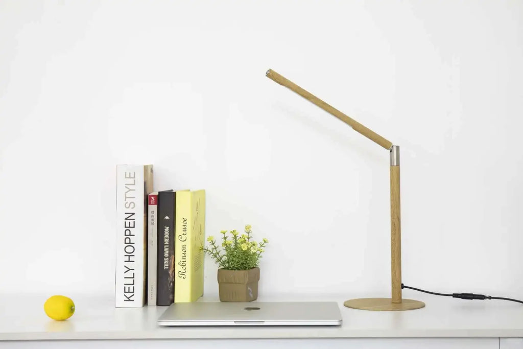 Luminaria de Mesa Arloena - Metal Escovado - home office escultural