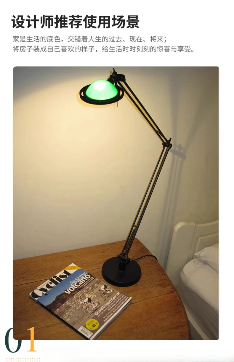 Luminária de Mesa Industrial Braço Articulado Vidro e Alumínio G4 LED