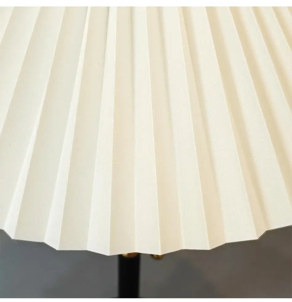 Abajur Metal Desk Lamp Light Luxo Estilo Vertical Bedside Decoration Black Table Lamp Pleated Fabric Lampshade Gold Lighting Fixture
