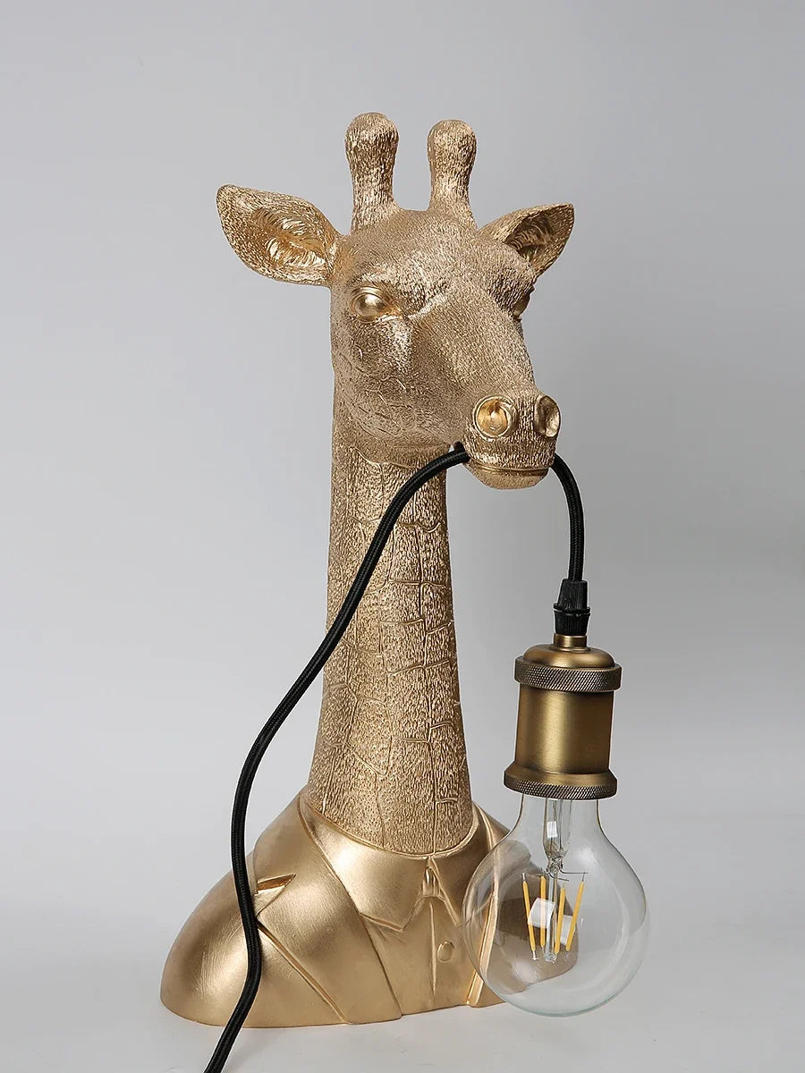 Luminária de Mesa Girafa Resina LED E27 – Decoração Dourada e Infantil